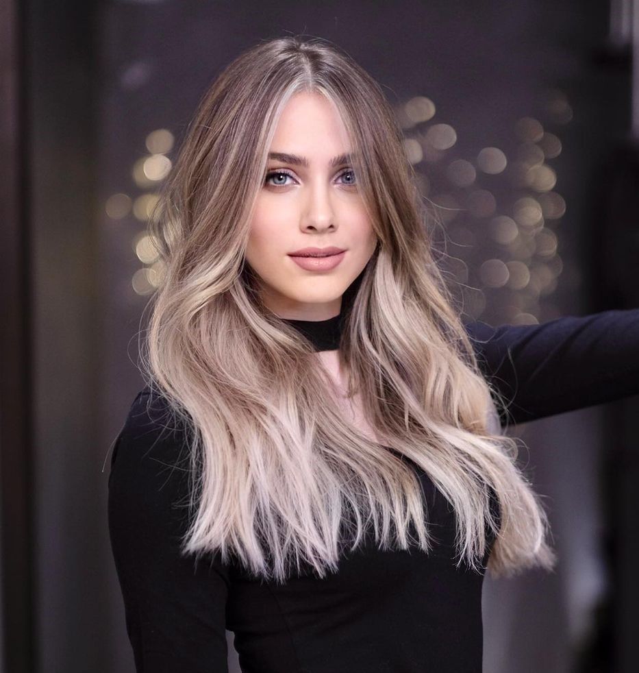 Long Messy Ash Blonde Look